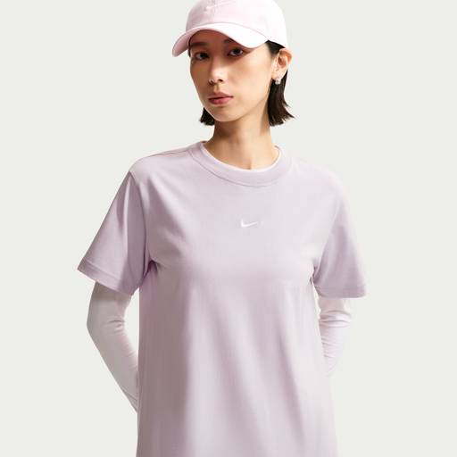 Nike Sportswear - Women's Oversized Short-Sleeve T-Shirt (Plus Size)