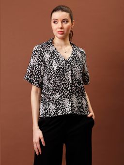 AAREIN - Women Black Red Floral Pleated Shirt