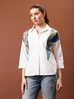 AAREIN - Women White Blue Triangular Patch Shirt