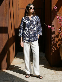 DaKauz - Blue Flora Bloom Henley Top