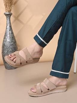 XE Looks - Beige Women's Chiku Comfort Doctor Slippers - Orthopaedic Sandals With Soft