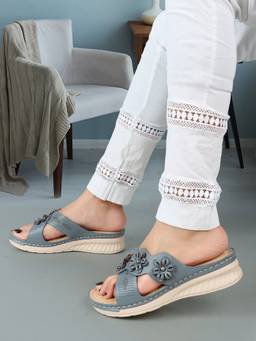 XE Looks - Women's Grey Doctor Sandals