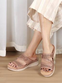 XE Looks - Women's Peach Doctor Slippers