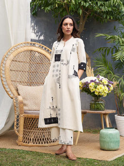 Vaaya - Off White And Black Handwoven With Ikat And Handwork Kurta With Pant