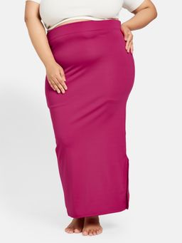 G Heist - Women Magenta Plus Size Solid Seamless Saree Shapewear