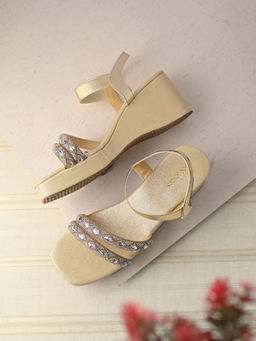 CLOG LONDON - Womens Gold Square Toe Heels