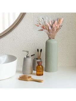 Claymistry - Ribbed Pistachio Silk Green Vase