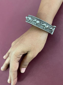 Digital Dress Room - Silver Plated Elephant Design Bangle- Kada
