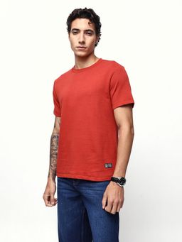 Dennis Lingo - Men Red Solid Round Neck Half Sleeves Relaxed Fit T-Shirt