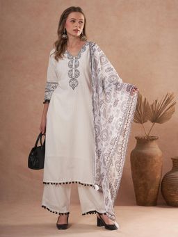 FASHOR - Ethnic Thread Work Embroidered Straight Fit Kurta With Palazzo And Dupatta - White
