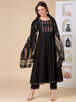 FASHOR - Ethnic Floral Printed And Embroidered Anarkali Kurta With Pant And Dupatta - Black