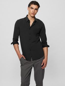 Guess - Mens Jet Black Solid Spread Collar Full Sleeve Sunset Tech Shirt