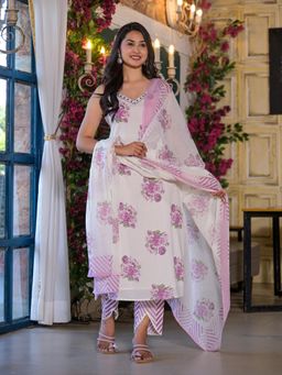MEENA BAZAAR - Women Purple Cotton Floral Kurta with Pant and Dupatta