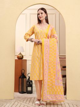 Yufta - Women Yellow Cotton Floral Kurta with Pant and Dupatta