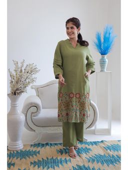 AADEWS - Women Green Cotton Embroidered Kurta with Pant