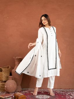 COTTONS DAILY - Women White Cotton Floral Kurta with Pant and Dupatta