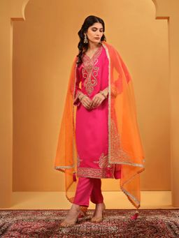 ISHIN - Women Pink Silk Blend Embroidered Kurta with Pant and Dupatta