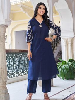KAFTANIZE - Women Navy Blue Cotton Blend Embroidered Kurta with Pant