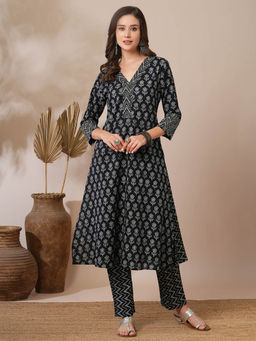 FASHOR - Black Ethnic Floral Chevron Printed A-Line Kurta with Pant (Set of 2)