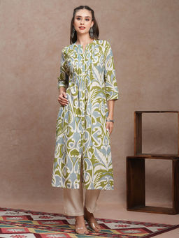 FASHOR - Green Floral Printed A-Line Pleated Kurta with Pant (Set of 2)