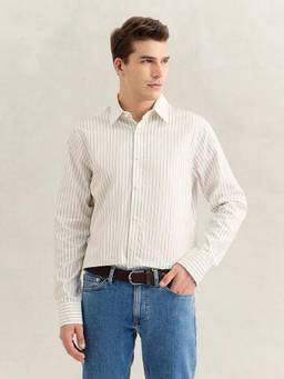 GANT - Men Off White Regular Fit Striped Cotton Dobby Shirt
