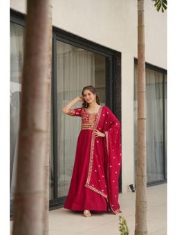 Wedani - Red Embroidered Regular Anarkali Kurta Pant with Dupatta