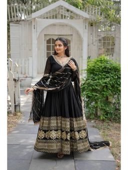 Wedani - Black Embroidered Regular Anarkali Kurta Pant with Dupatta
