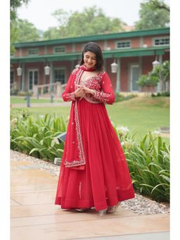 Wedani - Red Embroidered Regular Anarkali Kurta Pant with Dupatta
