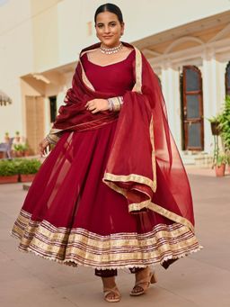 Lavanya The Label - Burgundy Solid/Plain Regular Anarkali Kurta Pant with Dupatta