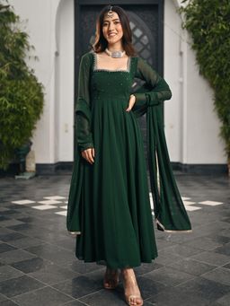 Lavanya The Label - Green Embellished/Sequined Relaxed Anarkali Kurta Pant with Dupatta