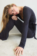 Black color option, Sold out, Currently selected