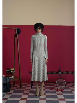 Muvazo - Snug Threads Flare Midi Dress