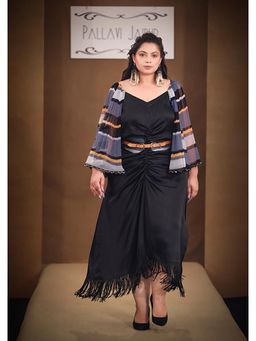 PALLAVI JAIPUR - Black V-Neck Solid/Plain Midi Dress with Belt