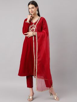 Divena - Maroon Solid Velvet Hand Work Kurta Pant with Organza Dupatta (Set of 3)