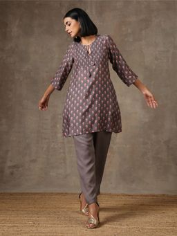 trueBrowns - Grey Pink Floral Printed Silk Co-ord (Set of 2)