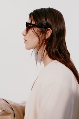 H&M - Women Black Sunglasses