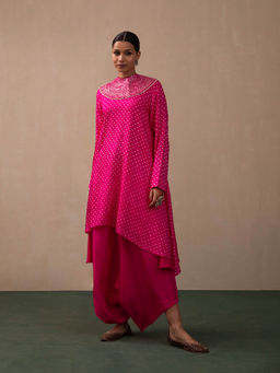 PINK CITY BY SARIKA - Bandhni Kurta with Dhoti Mirror and Pearl Collar (Set of 2)