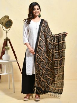 Gahan - Black Colour Silk Blend Dupatta