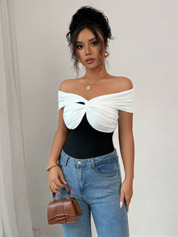 Outzidr - White Off-Shoulder Colour Block Top