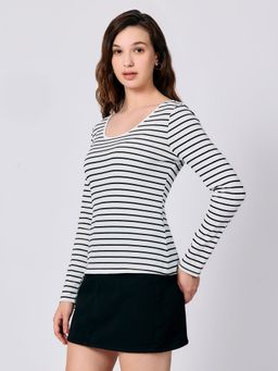 Outzidr - White U Neck Stripe T-Shirt