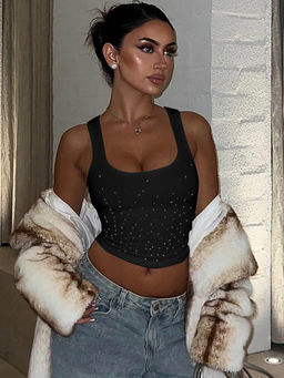 Outzidr - Black Deep Neck Sleeveless Tank Top