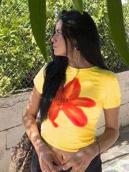 Outzidr - Yellow Flower Print Graphic T-Shirt