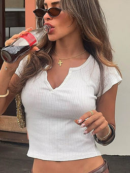 Outzidr - White Crop T-Shirt With V Cut At Neck