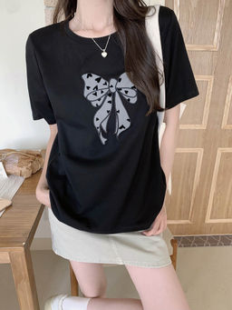 Outzidr - Black Chest Print Graphic T-Shirt