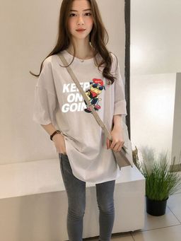 Outzidr - White Chest Print Graphic T-Shirt