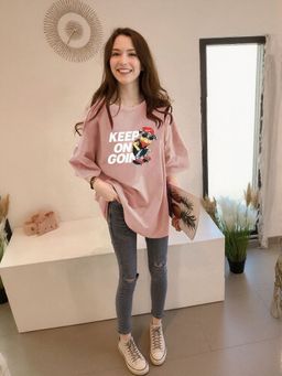 Outzidr - Pink Chest Print Graphic T-Shirt