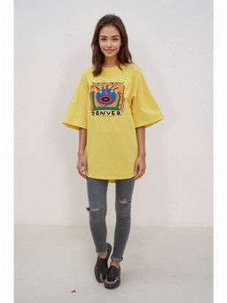 Outzidr - Yellow Chest Print Graphic T-Shirt