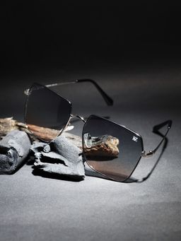 Kazo - Gradient Black Square Sunglass