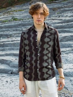 Campus Sutra - Men Ash Grey and Midnight Black Wave-Ombre Shirt