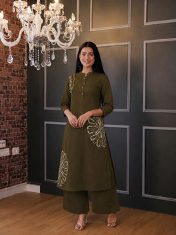 Aaghnya - Green Embroidered Viscose Rayon Regular Kurta and Palazzo